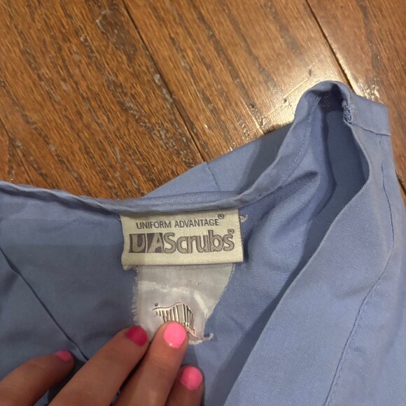 Uniform Advantage Womens Set of 2 Scrub Tops Ceil Blue - Size Small, Gently Used - Picture 4 of 4